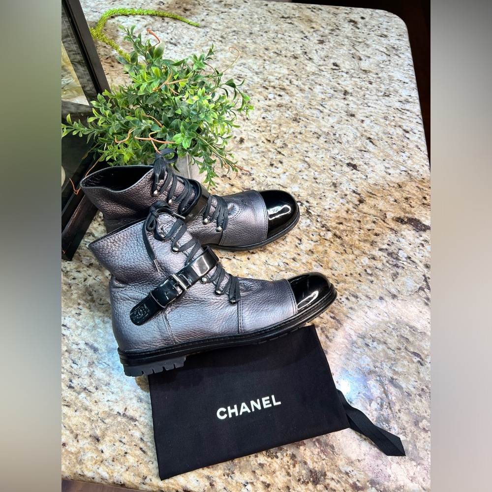 CHANEL Metallic Grained Calfskin Patent Leather Cap Toe Combat Boots 37